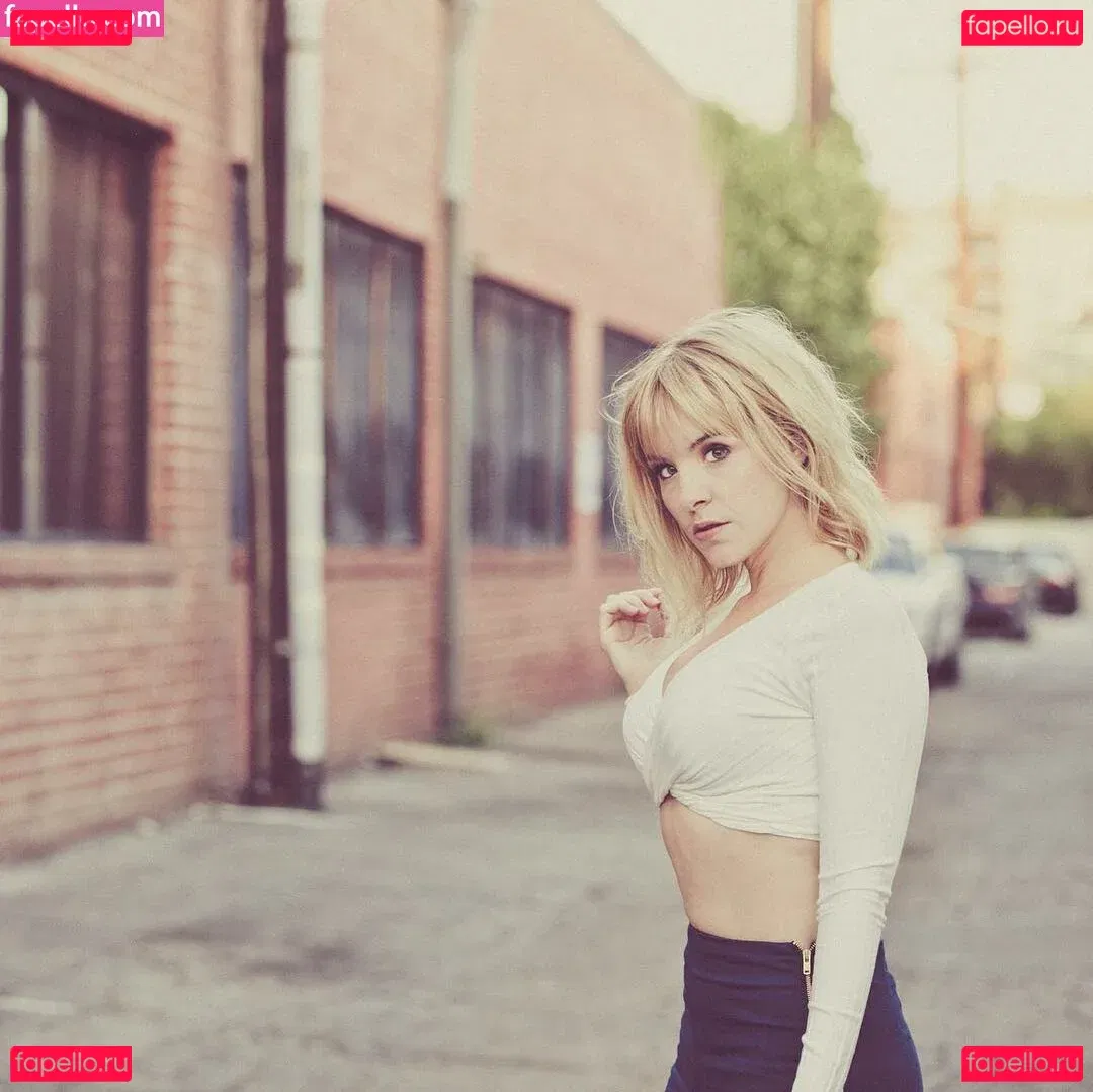 Brea Grant Onlyfans Photo Gallery 