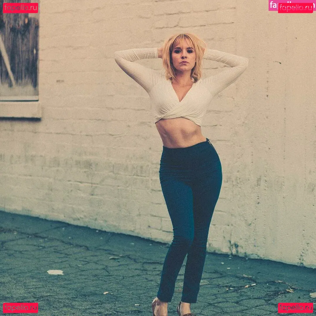 Brea Grant Onlyfans Photo Gallery 