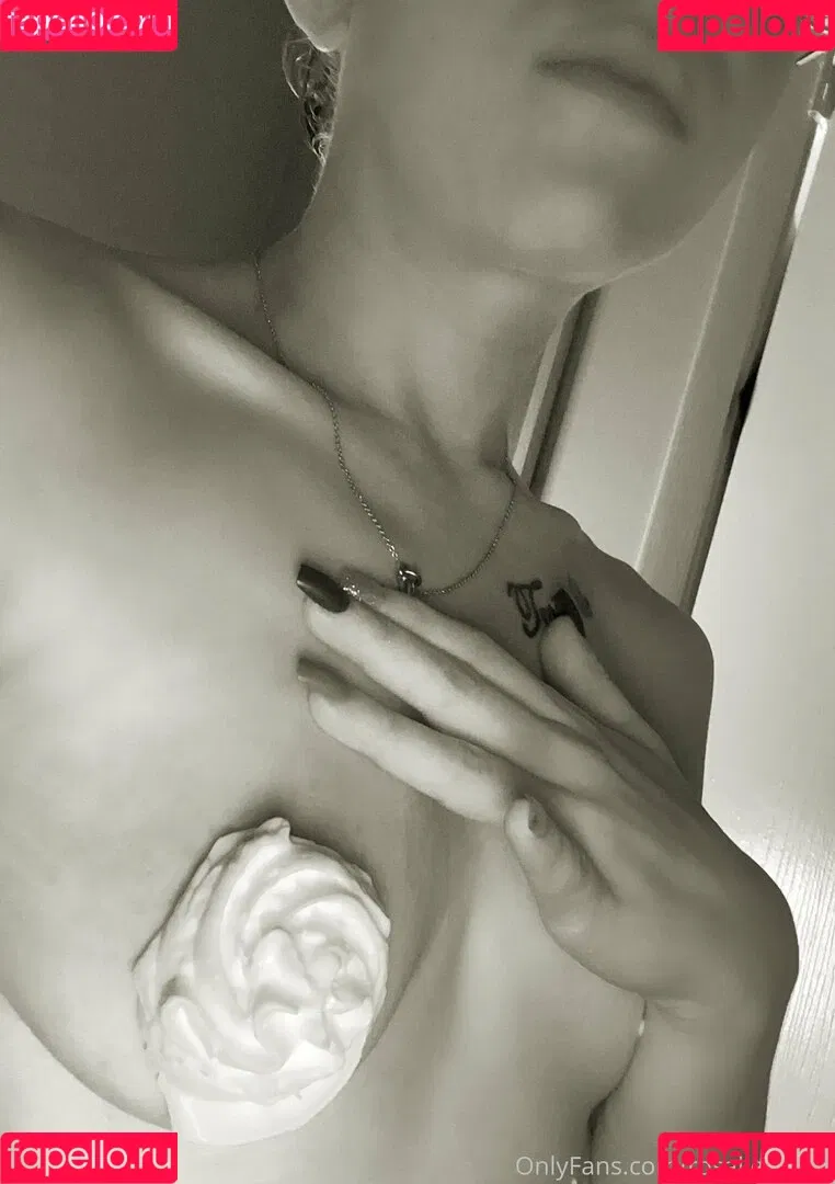 rosalieduthe Onlyfans Photo Gallery 