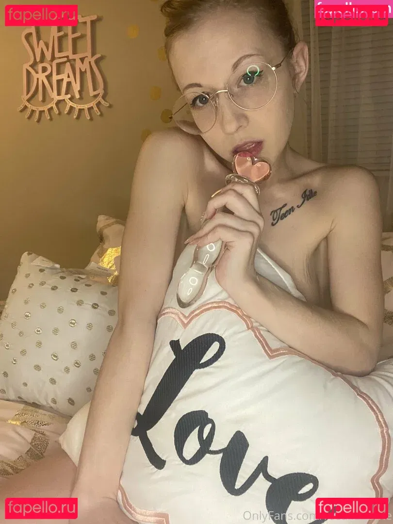 rosalieduthe Onlyfans Photo Gallery 
