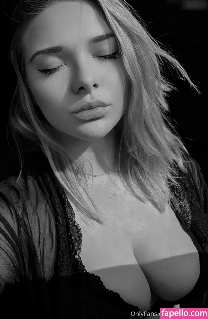 Neevi Onlyfans Photo Gallery 