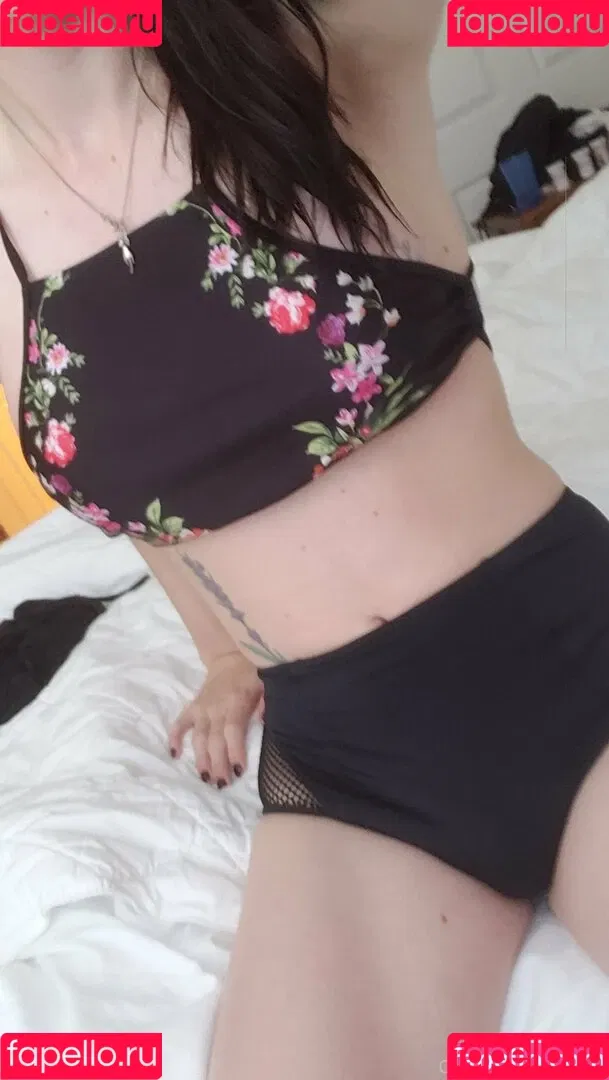gothravemom Onlyfans Photo Gallery 