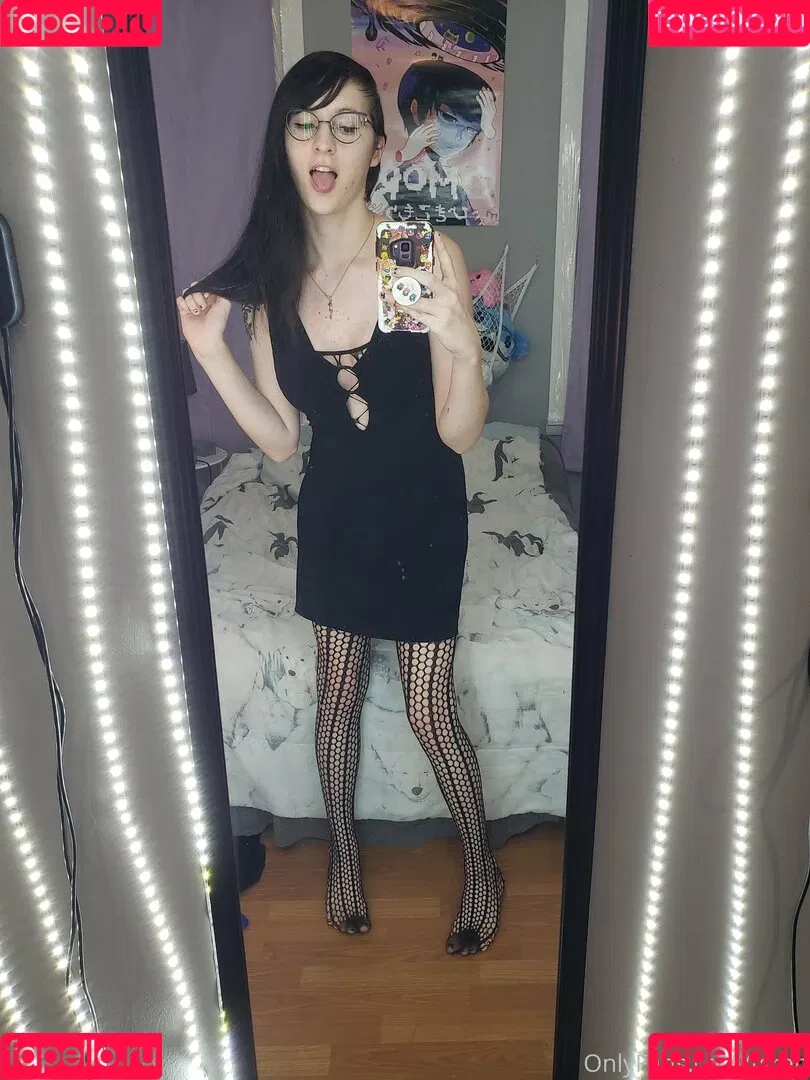 gothravemom Onlyfans Photo Gallery 