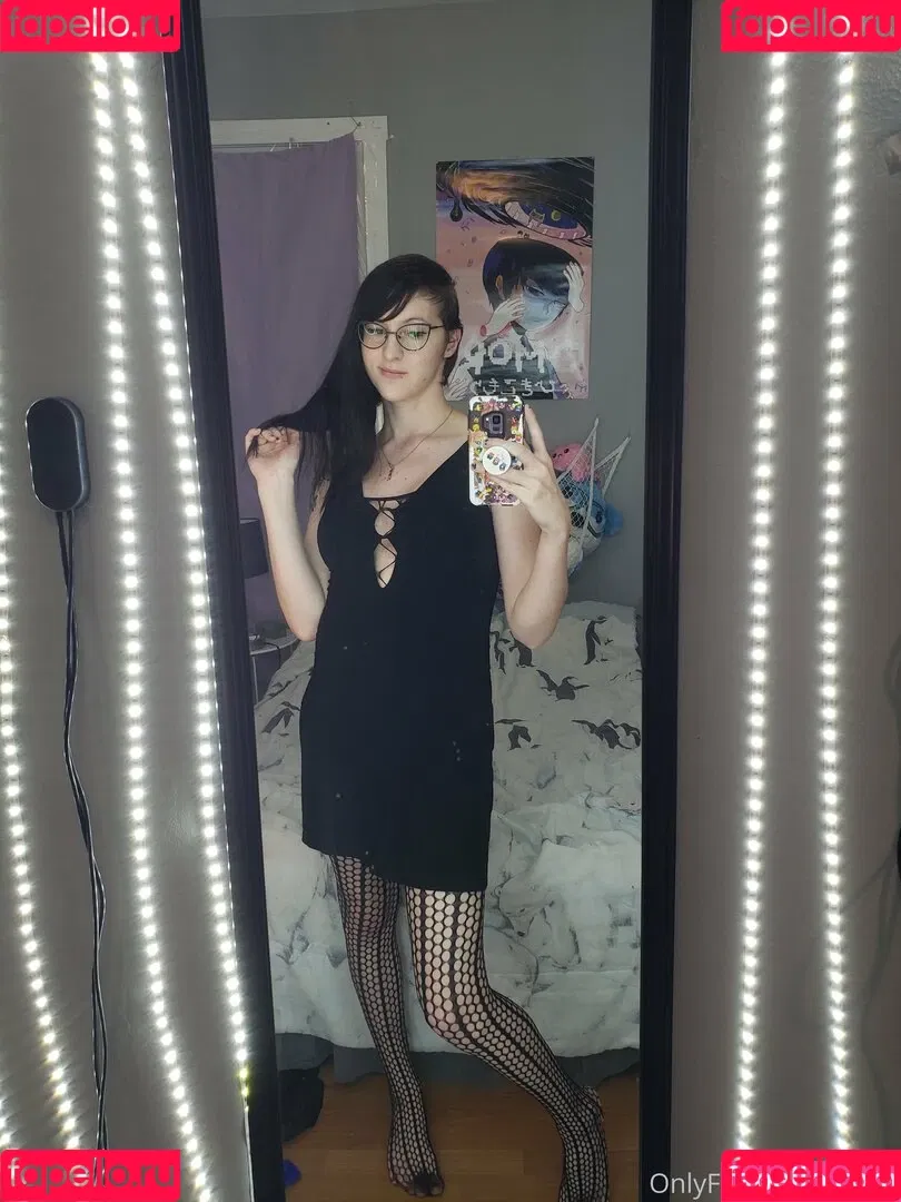 gothravemom Onlyfans Photo Gallery 