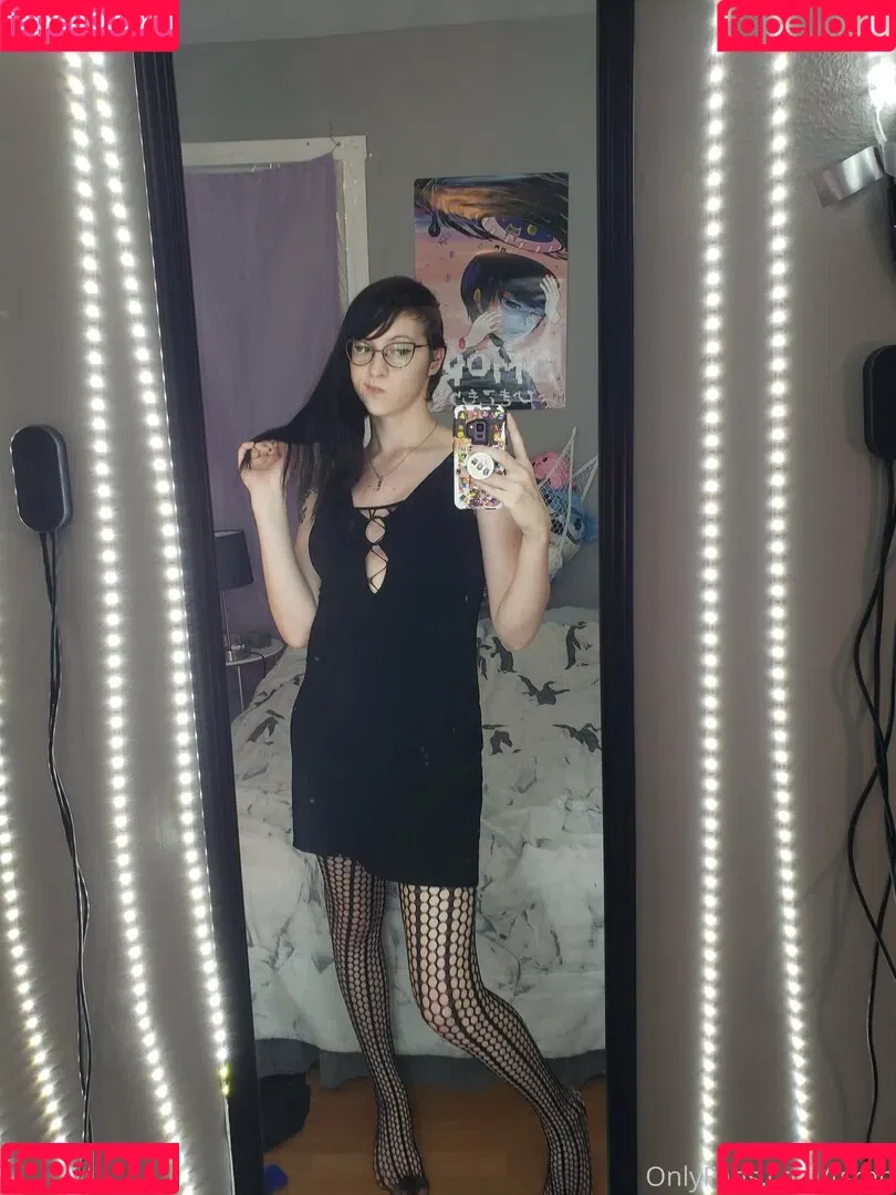 gothravemom Onlyfans Photo Gallery 