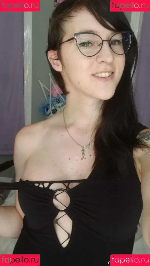 gothravemom Onlyfans Photo Gallery 