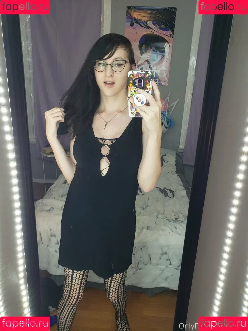 gothravemom Onlyfans Photo Gallery 