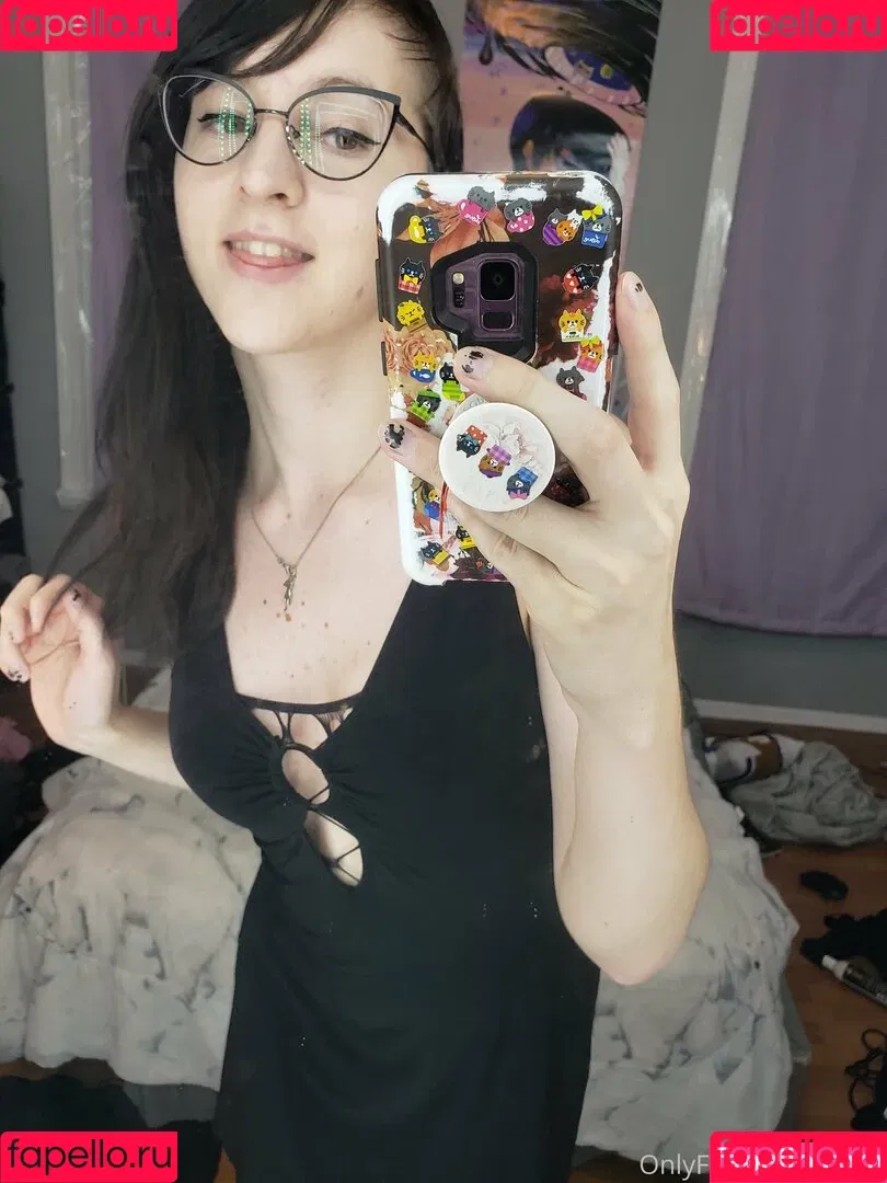 gothravemom Onlyfans Photo Gallery 