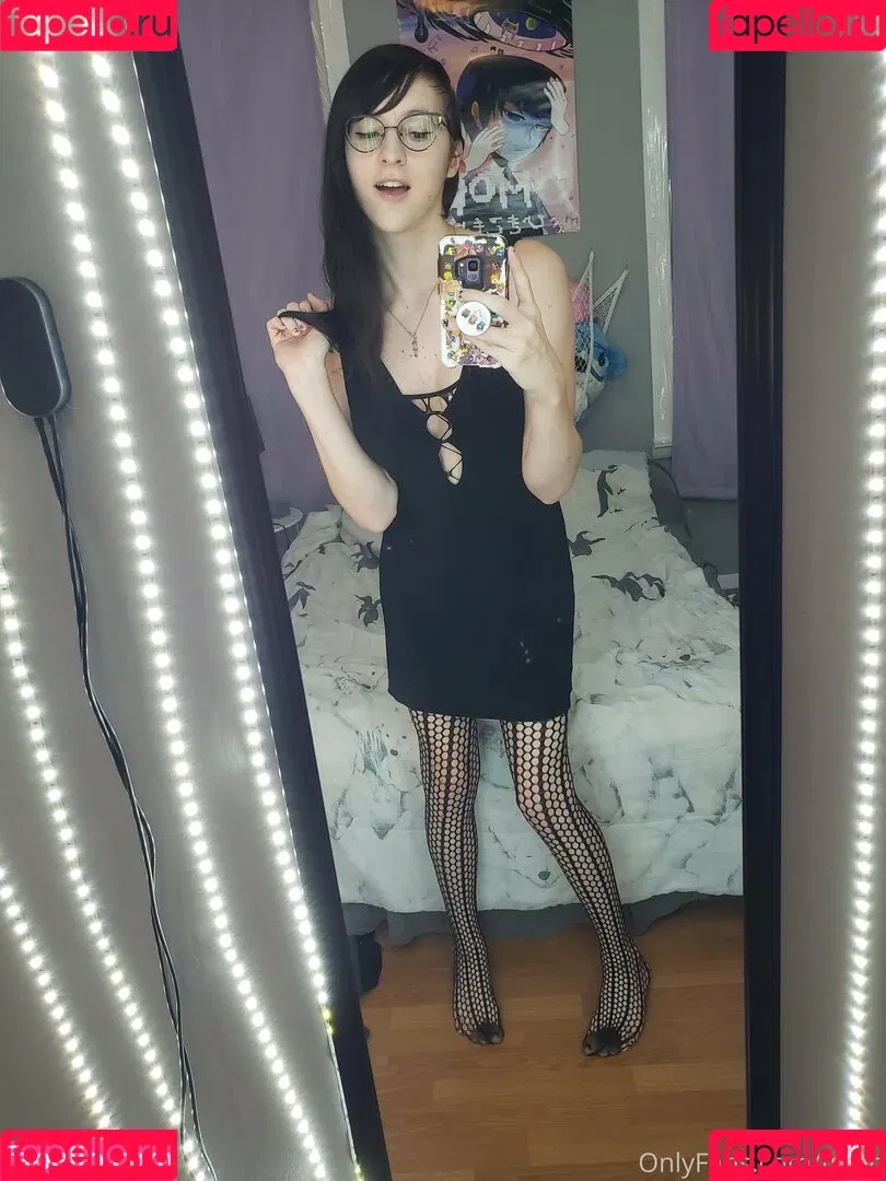 gothravemom Onlyfans Photo Gallery 