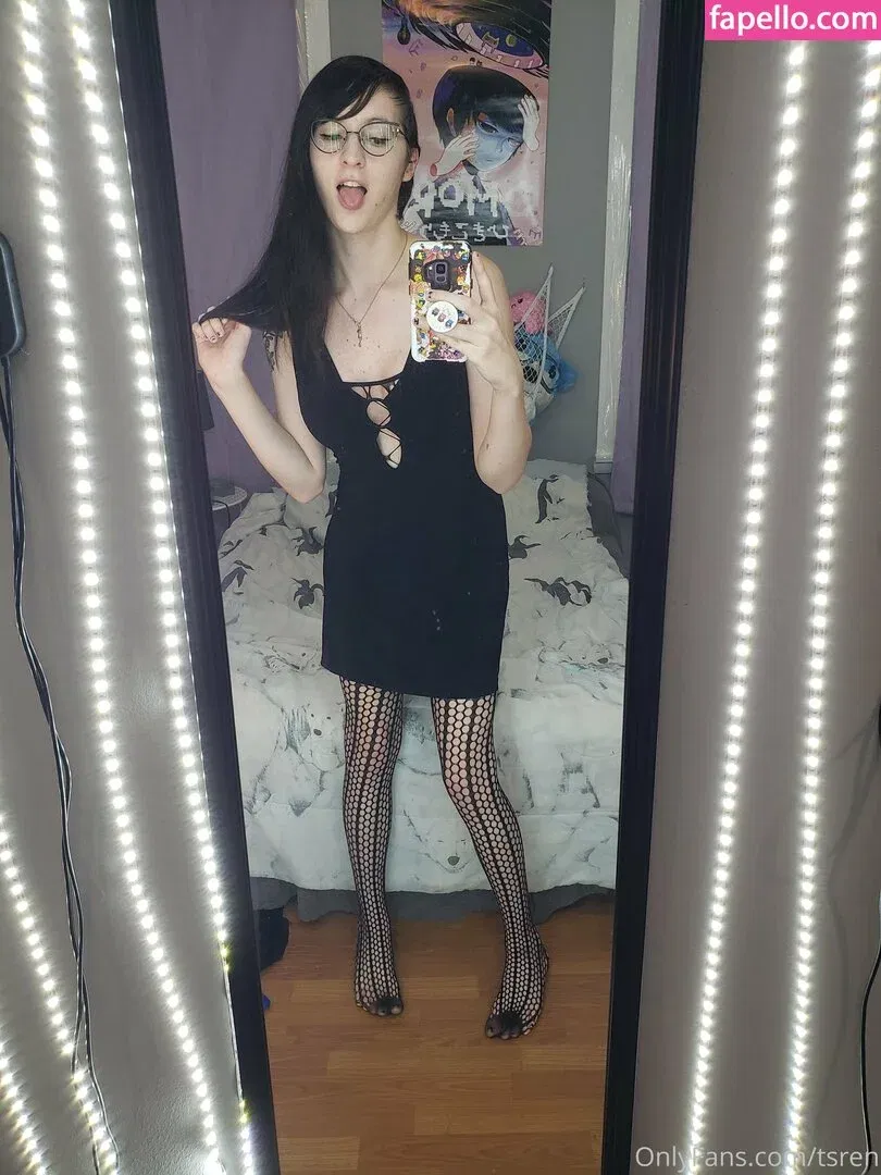 gothravemom Onlyfans Photo Gallery 