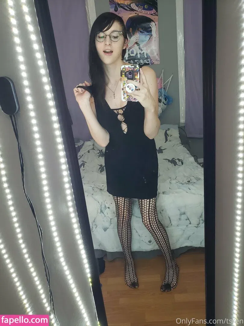 gothravemom Onlyfans Photo Gallery 