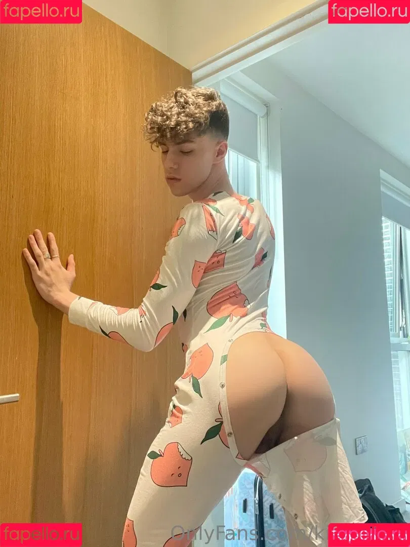 kiekie18x Onlyfans Photo Gallery 
