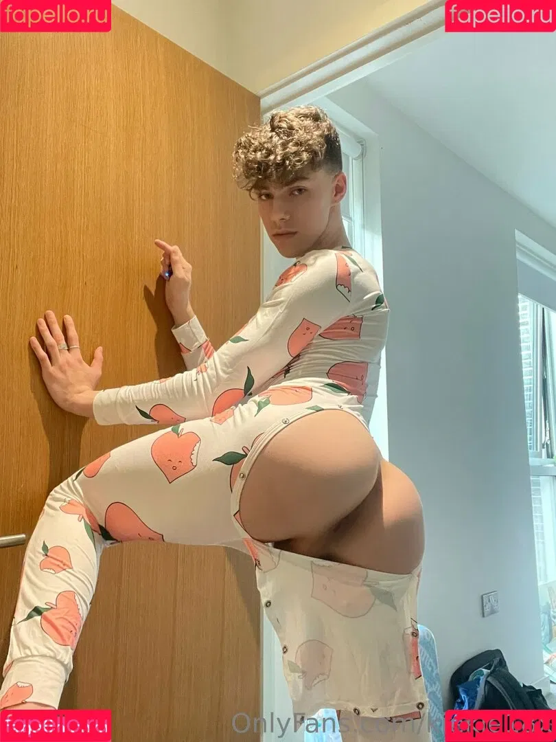 kiekie18x Onlyfans Photo Gallery 