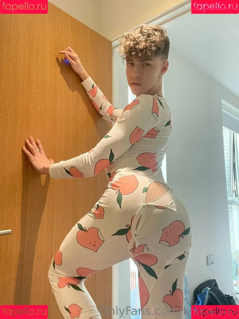 kiekie18x Onlyfans Photo Gallery 