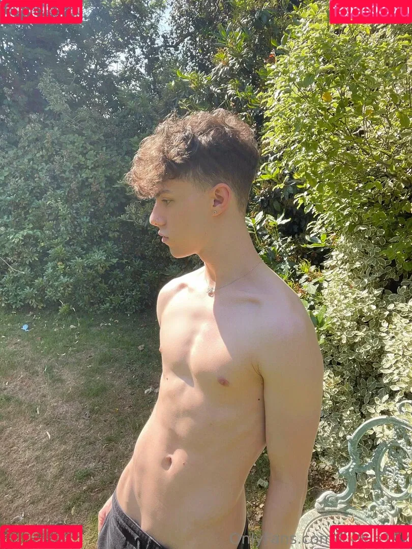 kiekie18x Onlyfans Photo Gallery 
