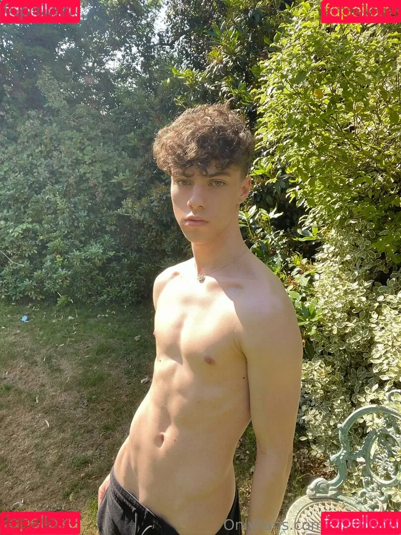kiekie18x Onlyfans Photo Gallery 