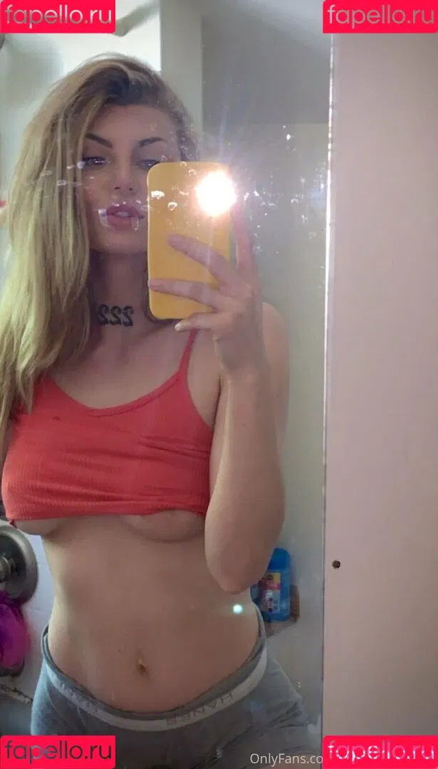 Honeyybabyydk Onlyfans Photo Gallery 