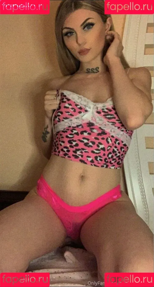 Honeyybabyydk Onlyfans Photo Gallery 