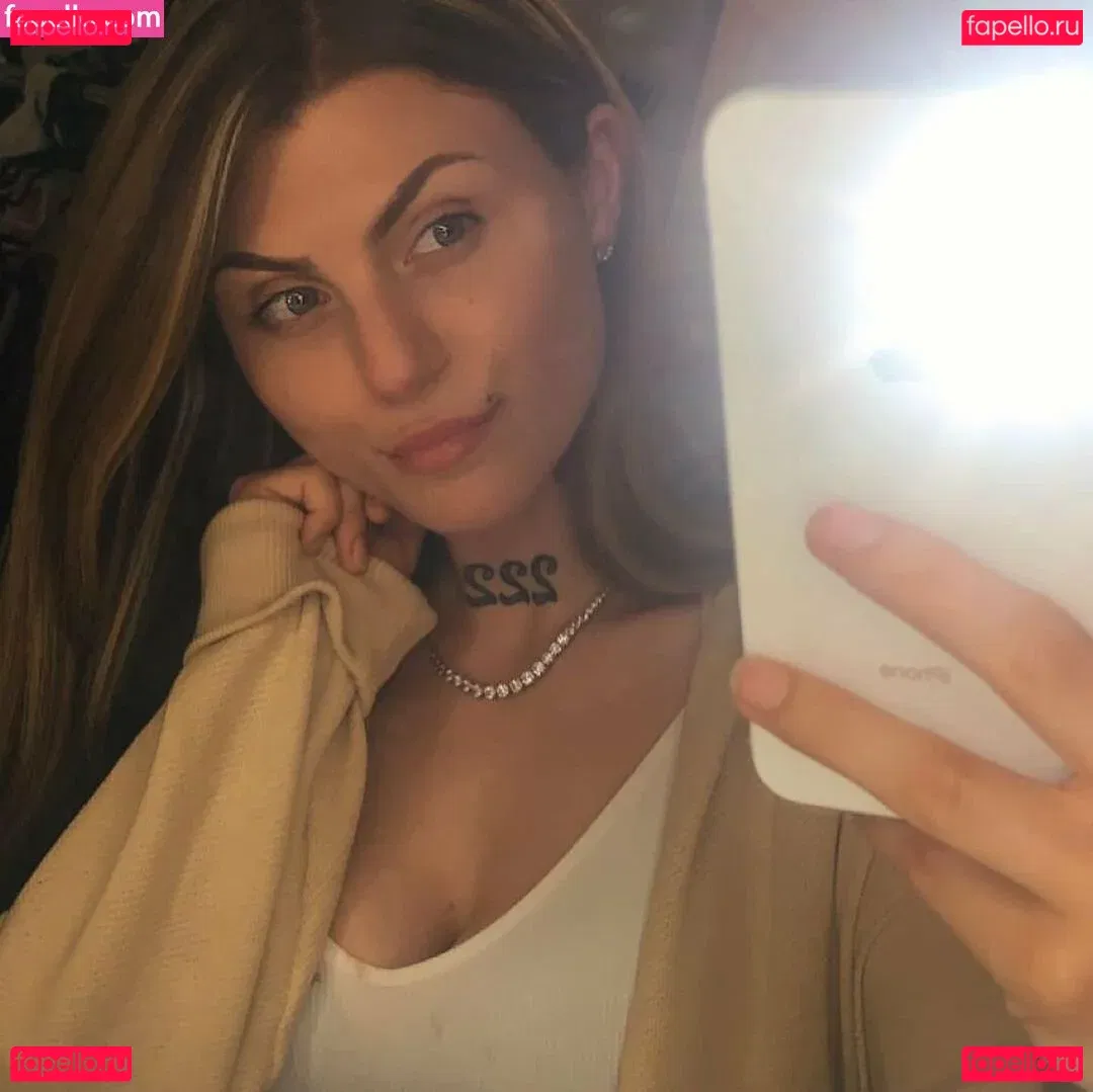 Honeyybabyydk Onlyfans Photo Gallery 