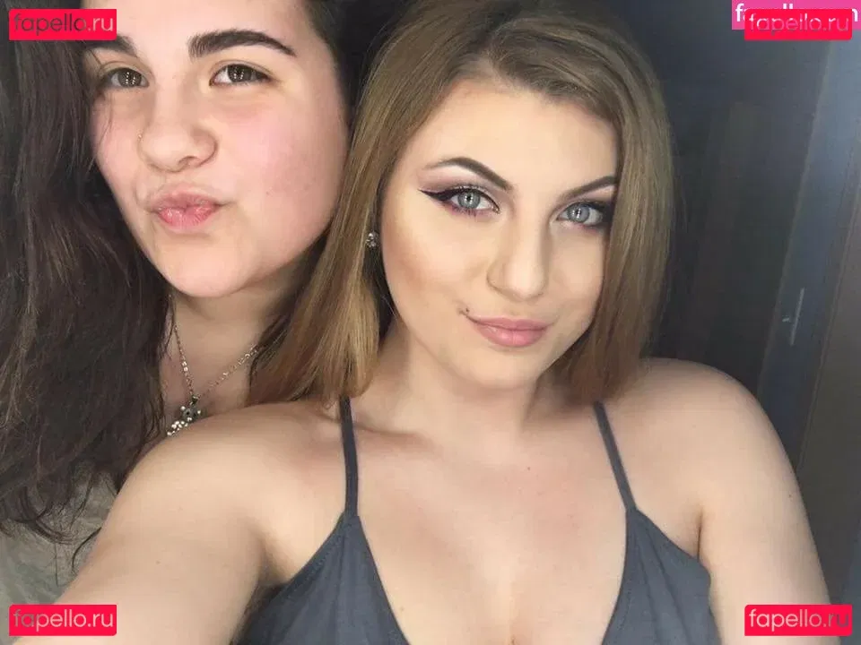 Honeyybabyydk Onlyfans Photo Gallery 