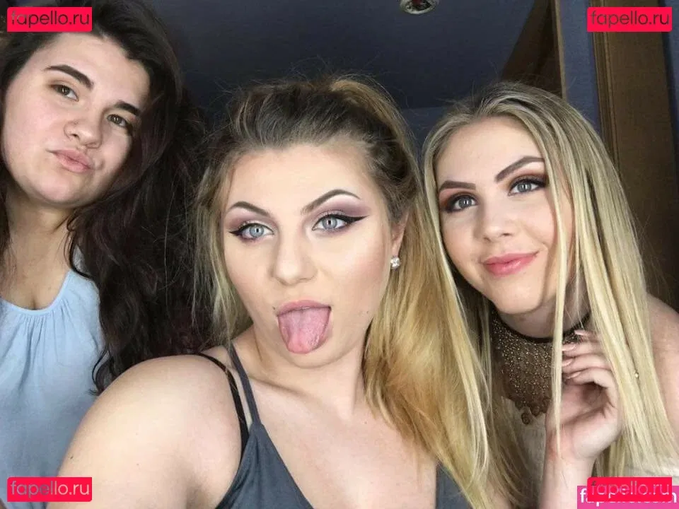 Honeyybabyydk Onlyfans Photo Gallery 