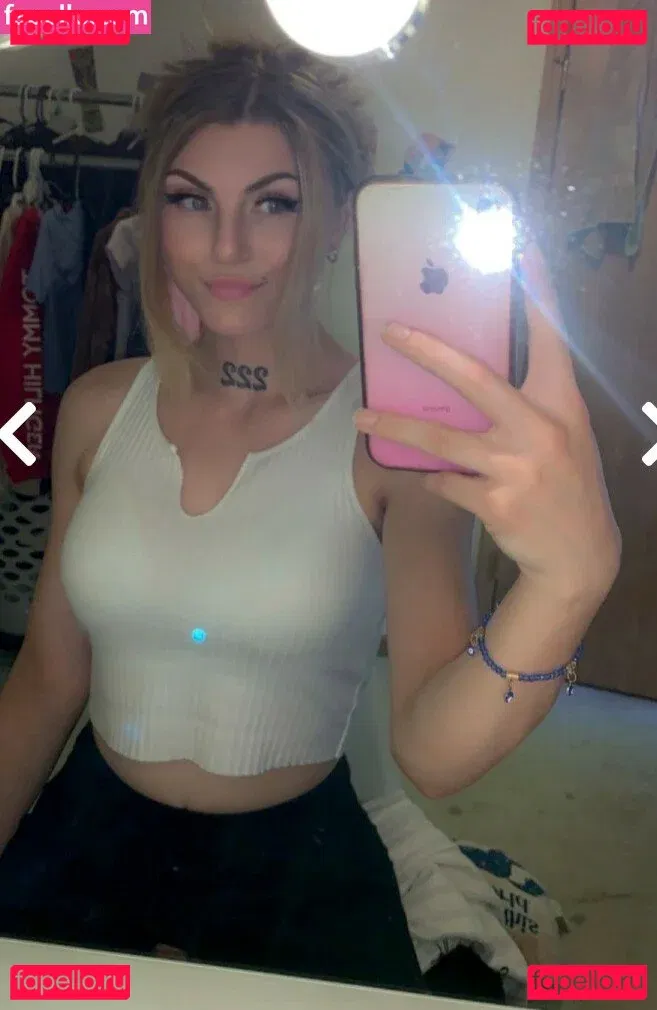 Honeyybabyydk Onlyfans Photo Gallery 