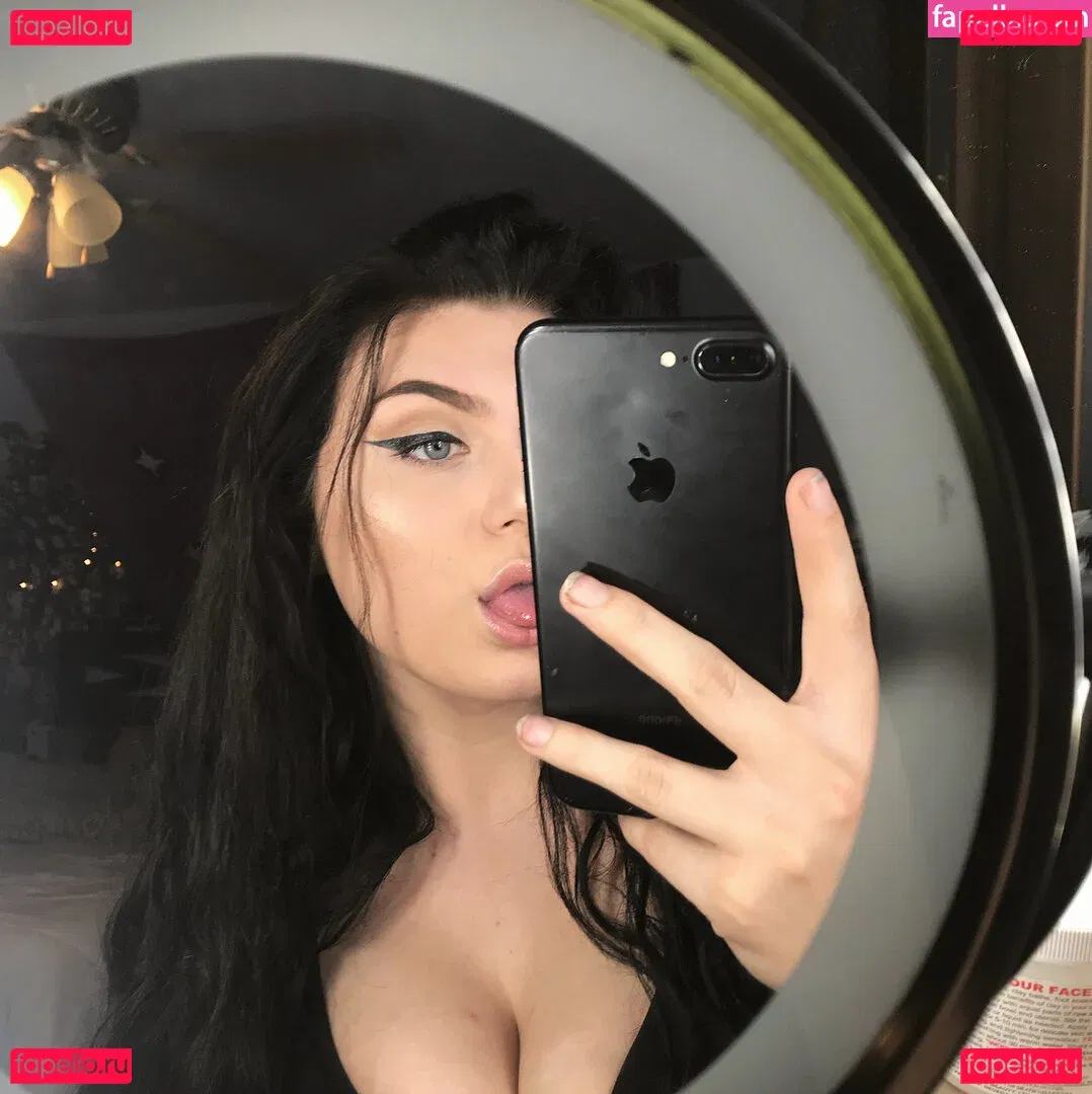 Honeyybabyydk Onlyfans Photo Gallery 