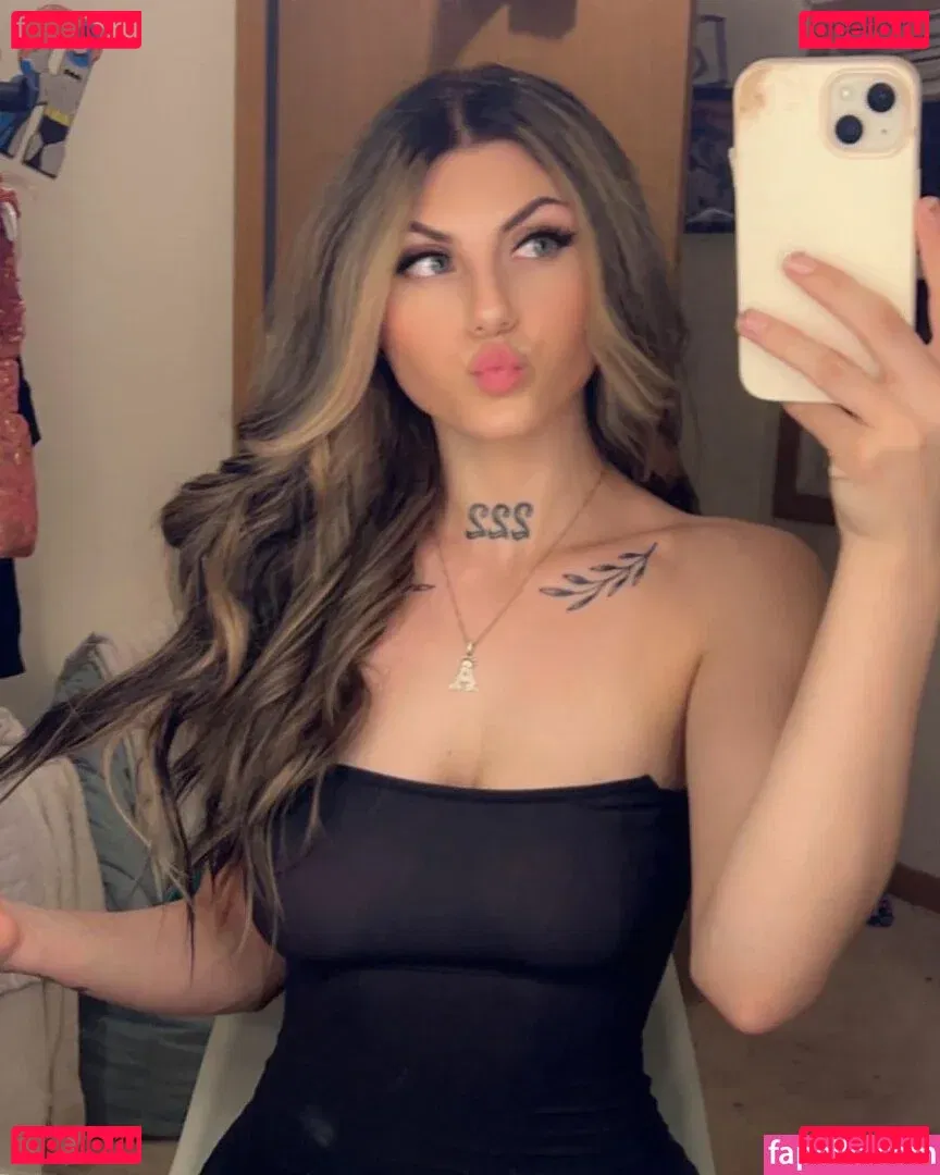 Honeyybabyydk Onlyfans Photo Gallery 