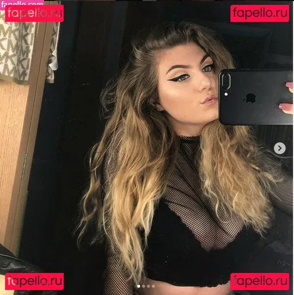 Honeyybabyydk Onlyfans Photo Gallery 