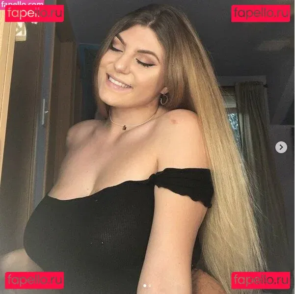 Honeyybabyydk Onlyfans Photo Gallery 