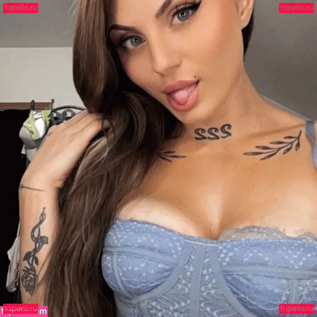 Honeyybabyydk Onlyfans Photo Gallery 