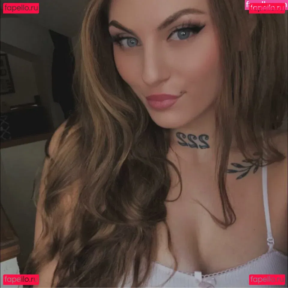 Honeyybabyydk Onlyfans Photo Gallery 