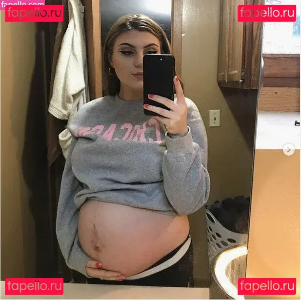 Honeyybabyydk Onlyfans Photo Gallery 