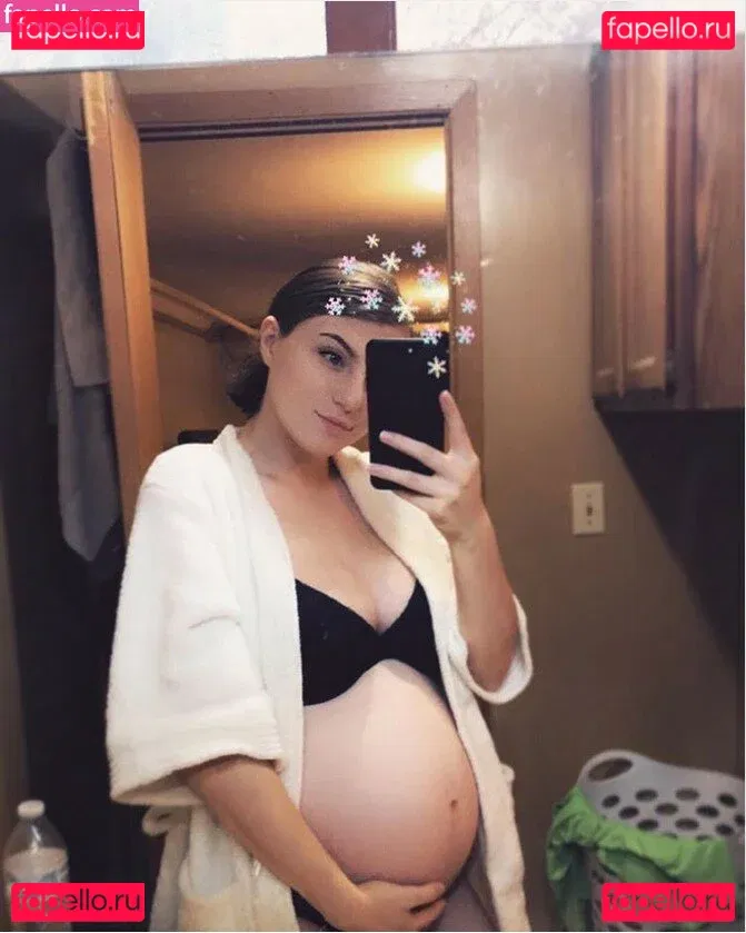 Honeyybabyydk Onlyfans Photo Gallery 