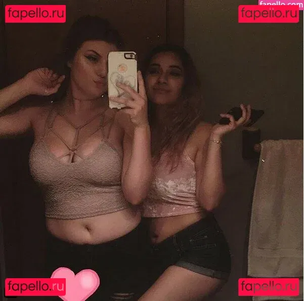 Honeyybabyydk Onlyfans Photo Gallery 