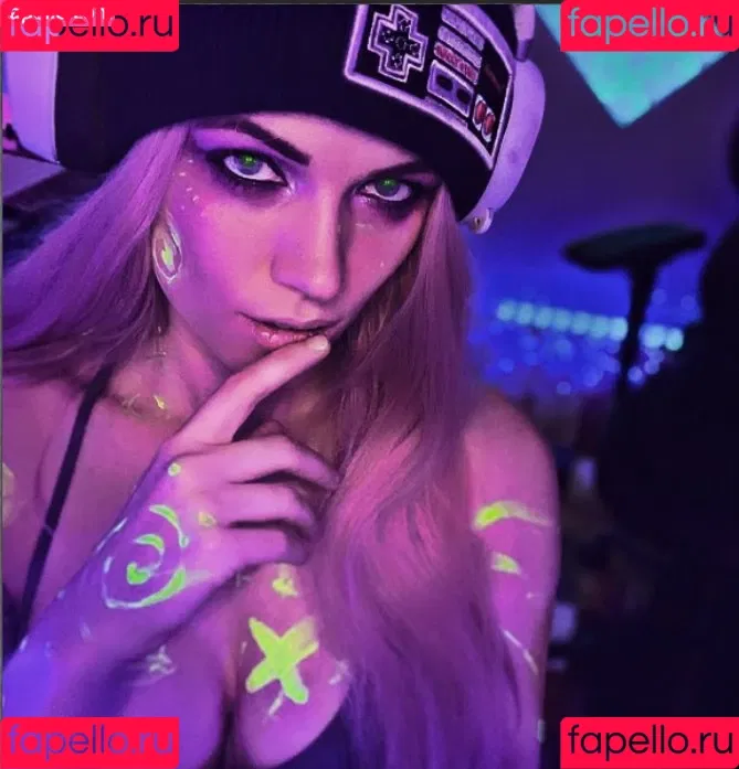 scxrlet64 Onlyfans Photo Gallery 