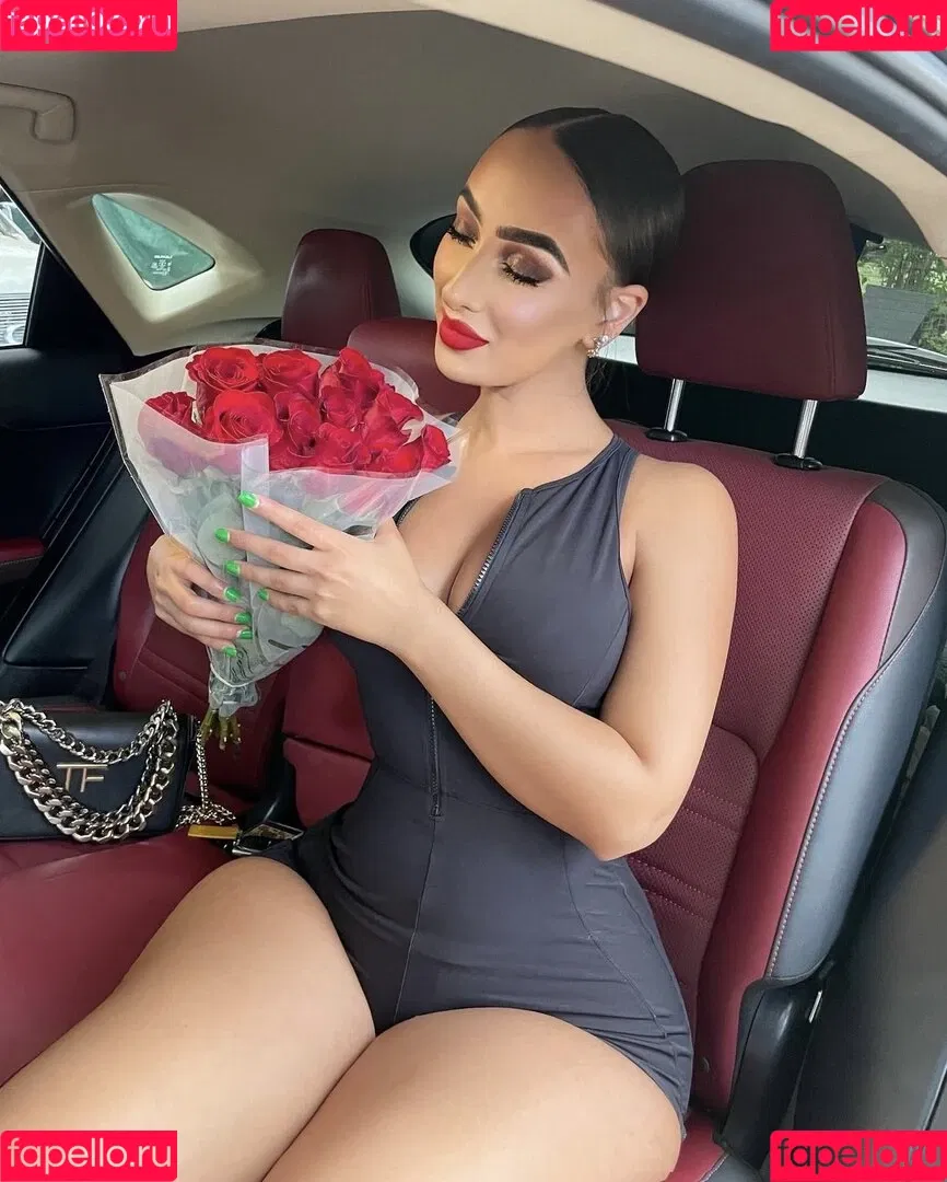 Omaima Benamre Onlyfans Photo Gallery 
