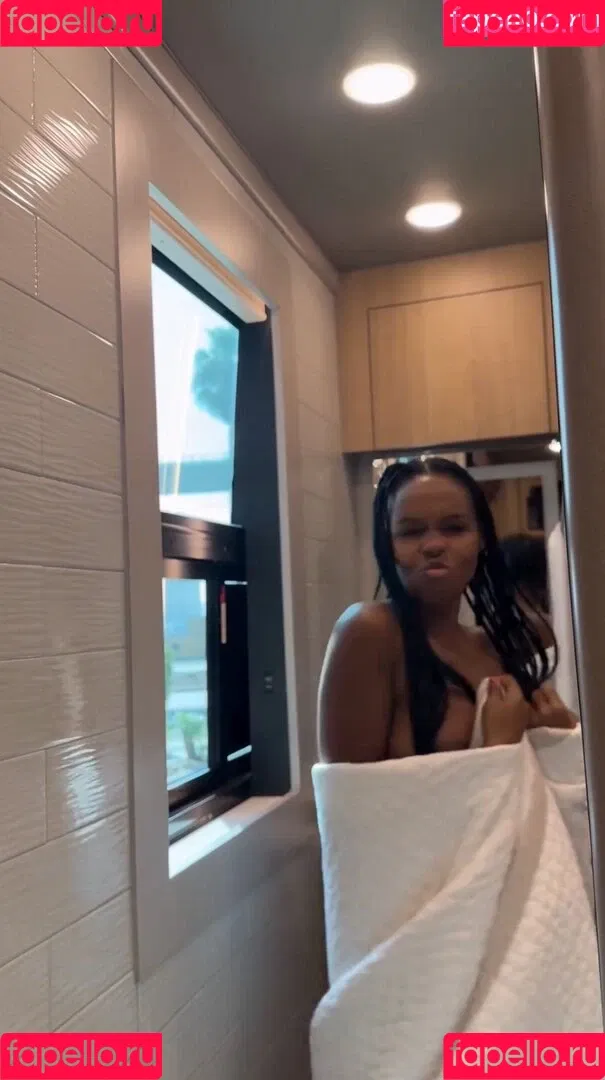 Janelle Monae Onlyfans Photo Gallery 