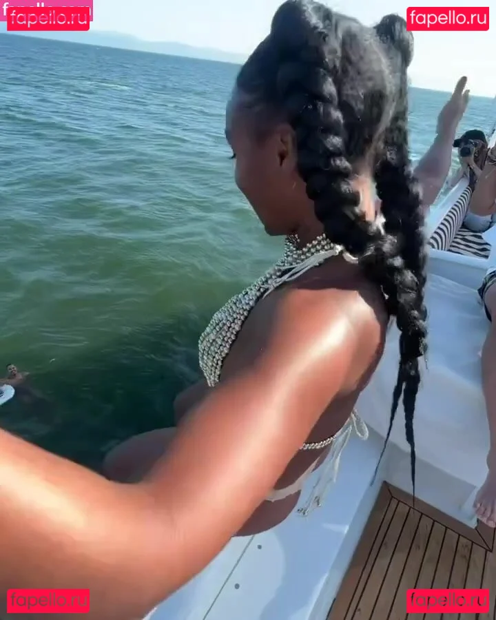 Janelle Monae Onlyfans Photo Gallery 