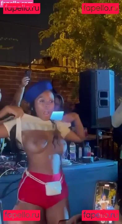 Janelle Monae Onlyfans Photo Gallery 