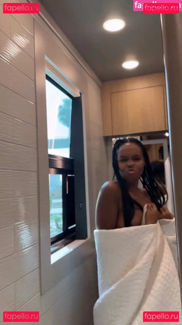 Janelle Monae Onlyfans Photo Gallery 