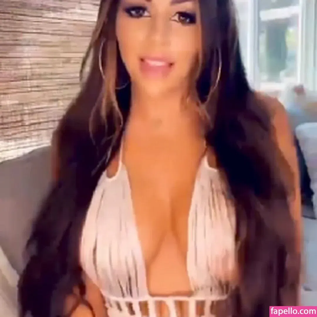 Juli.annee Onlyfans Photo Gallery 