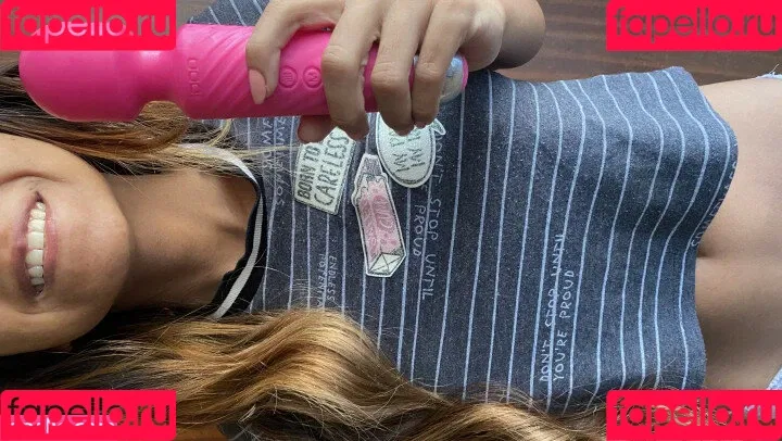 Hellen Karoline Onlyfans Photo Gallery 
