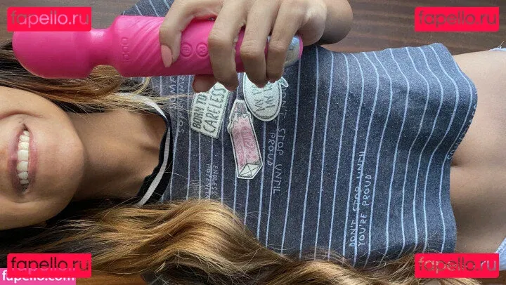 Hellen Karoline Onlyfans Photo Gallery 