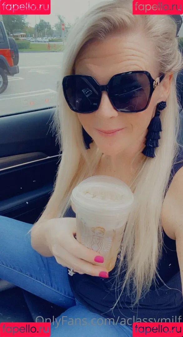 aclassymilf Onlyfans Photo Gallery 