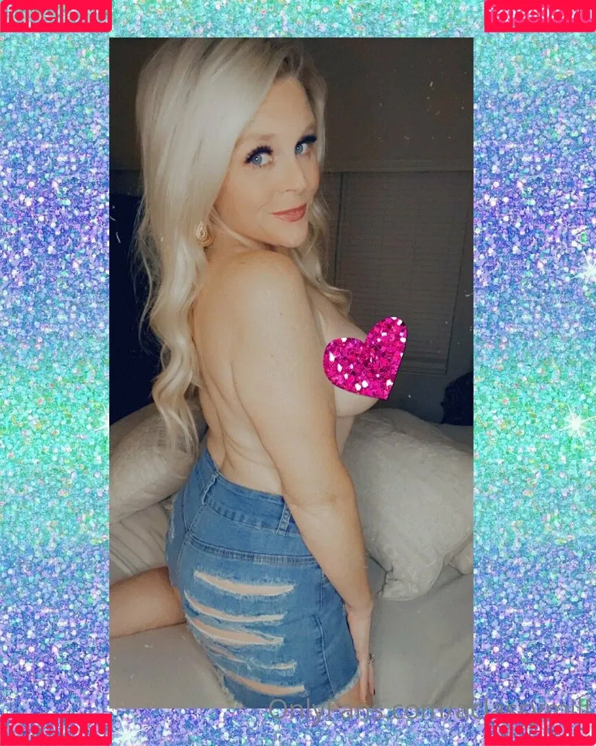 aclassymilf Onlyfans Photo Gallery 
