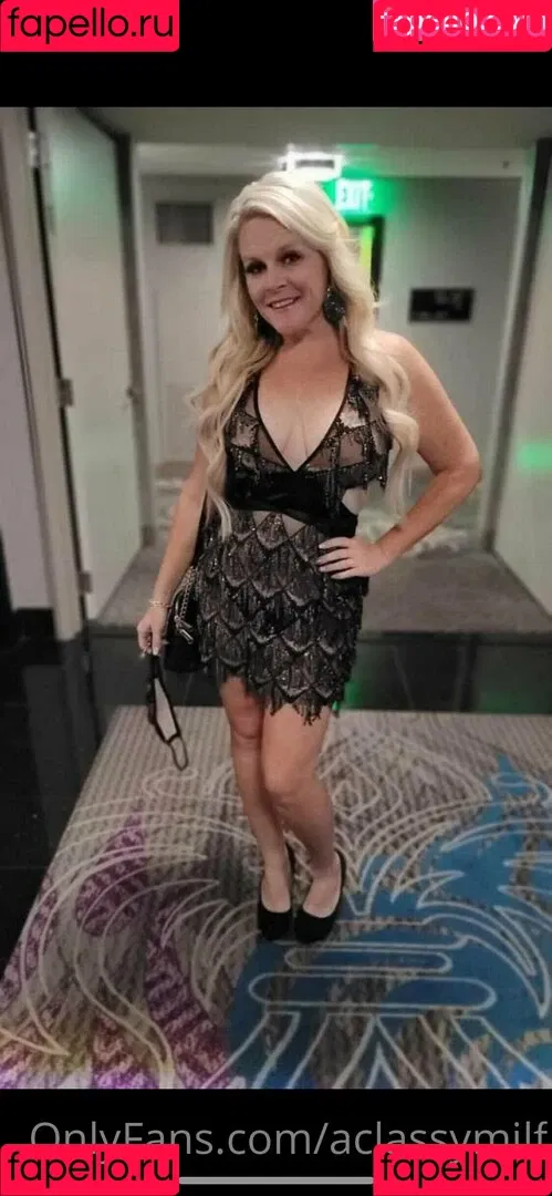 aclassymilf Onlyfans Photo Gallery 