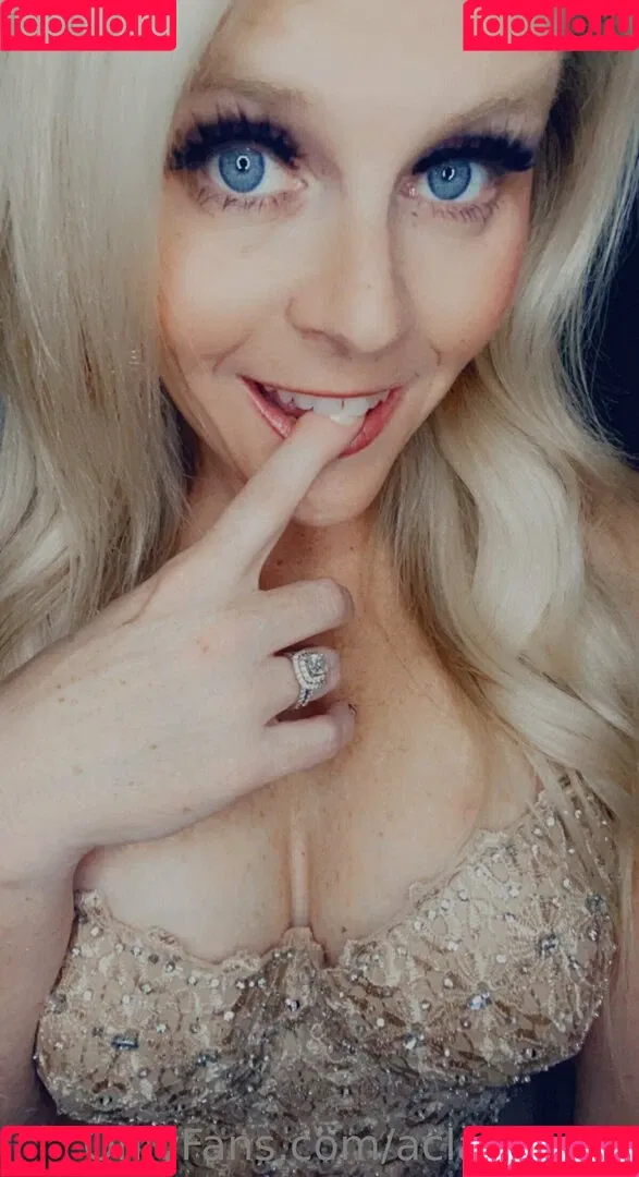 aclassymilf Onlyfans Photo Gallery 