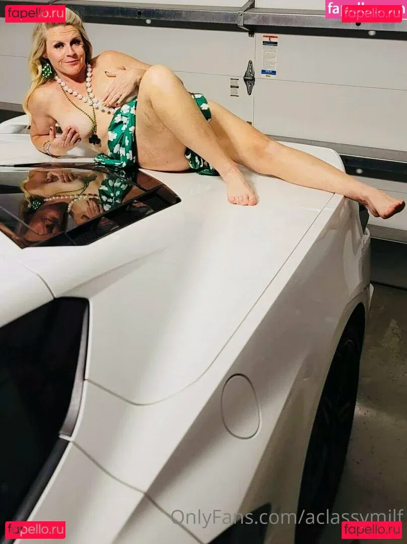 aclassymilf Onlyfans Photo Gallery 