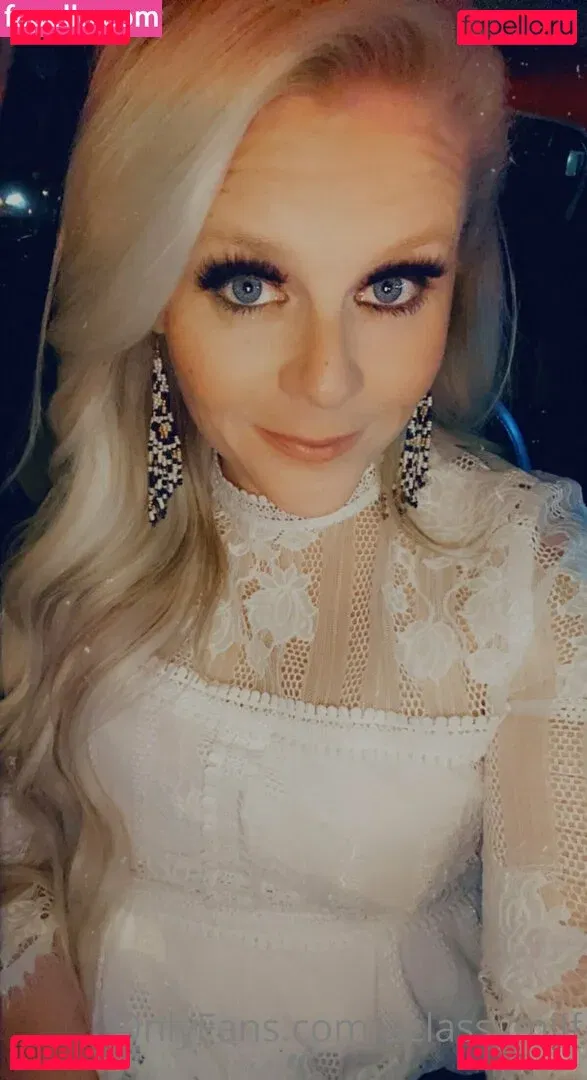 aclassymilf Onlyfans Photo Gallery 